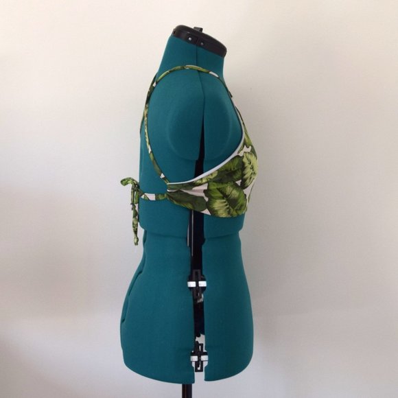 Palm Banana Leaf Halter Open Back Crop Top - Picture 3 of 6